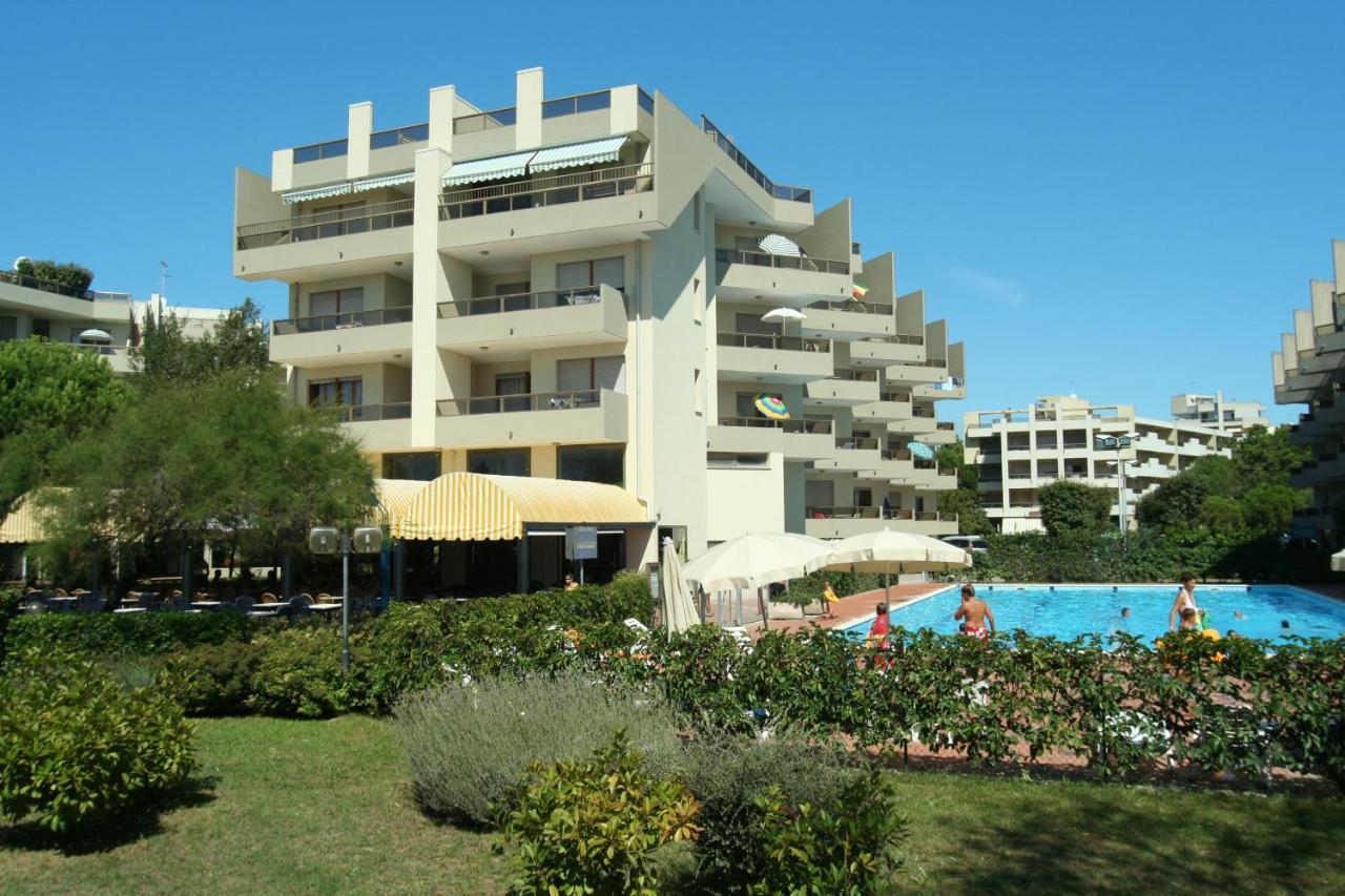 Residence Le Zattere Bibione Exterior foto
